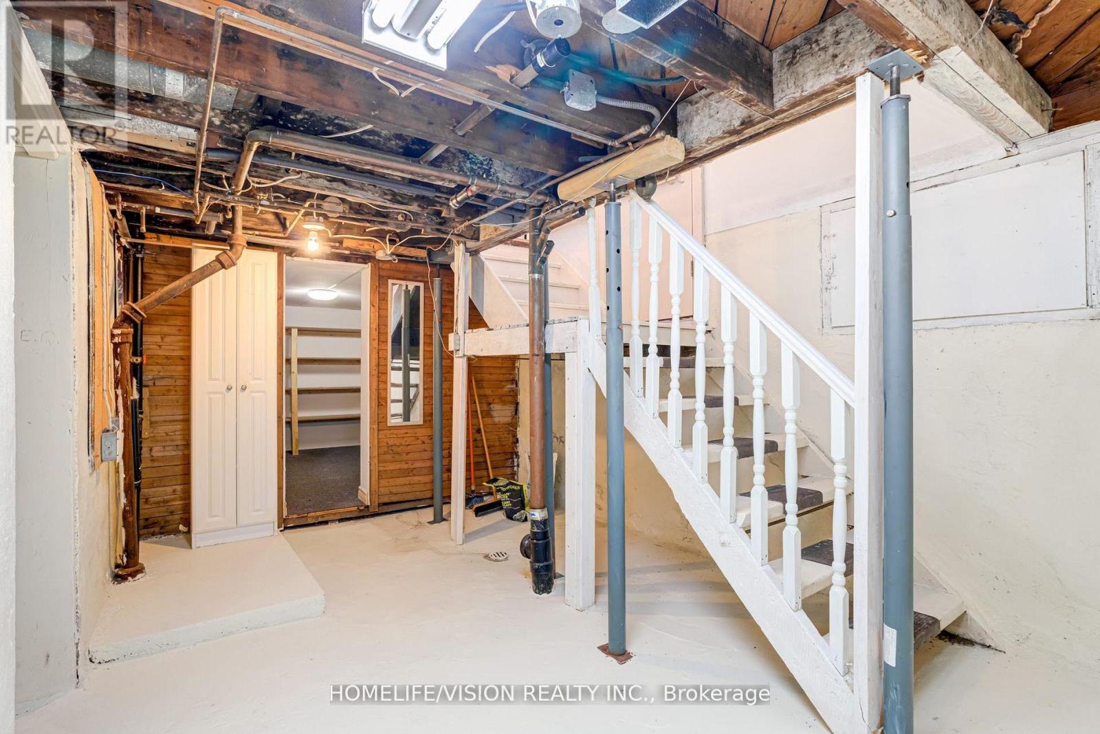 123 Mary Street E Property Photo 23