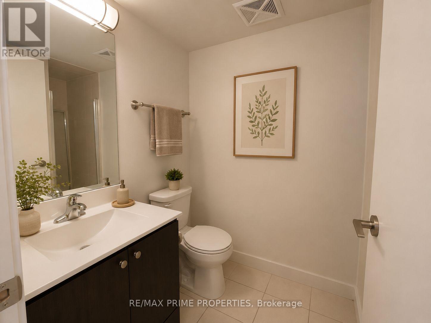 Th69 - 315 Village Green Square Property Photo 16