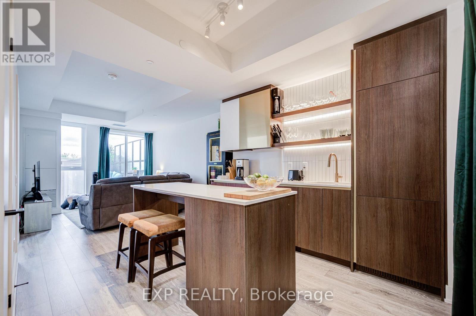 211 - 1285 QUEEN STREET E Property Photo 1