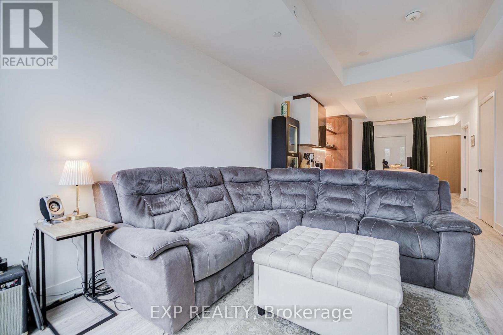 211 - 1285 Queen Street E Property Photo 5
