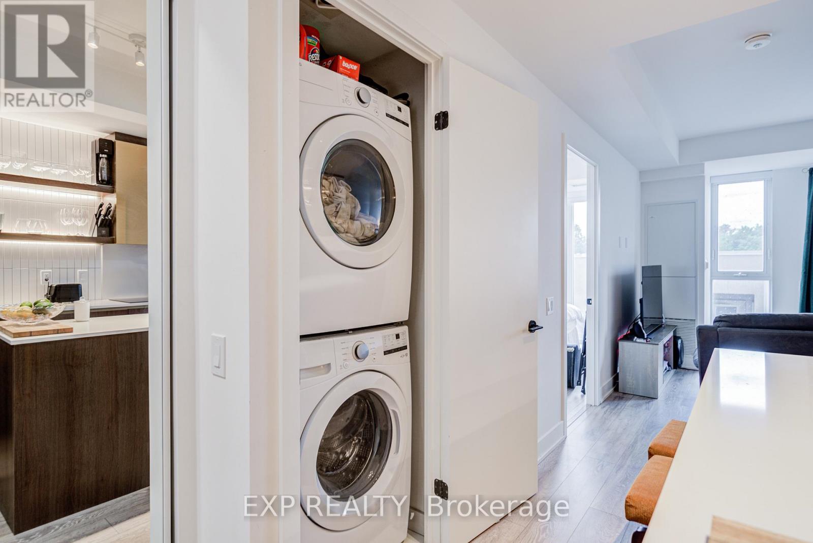 211 - 1285 Queen Street E Property Photo 14