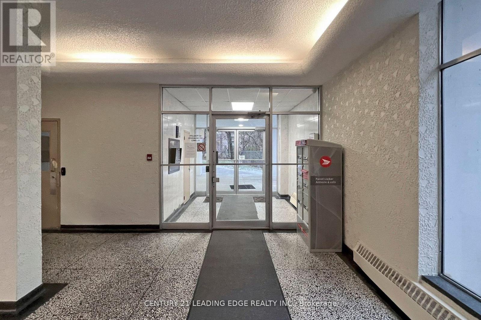 1005 - 2245 Eglinton Avenue E Property Photo 4