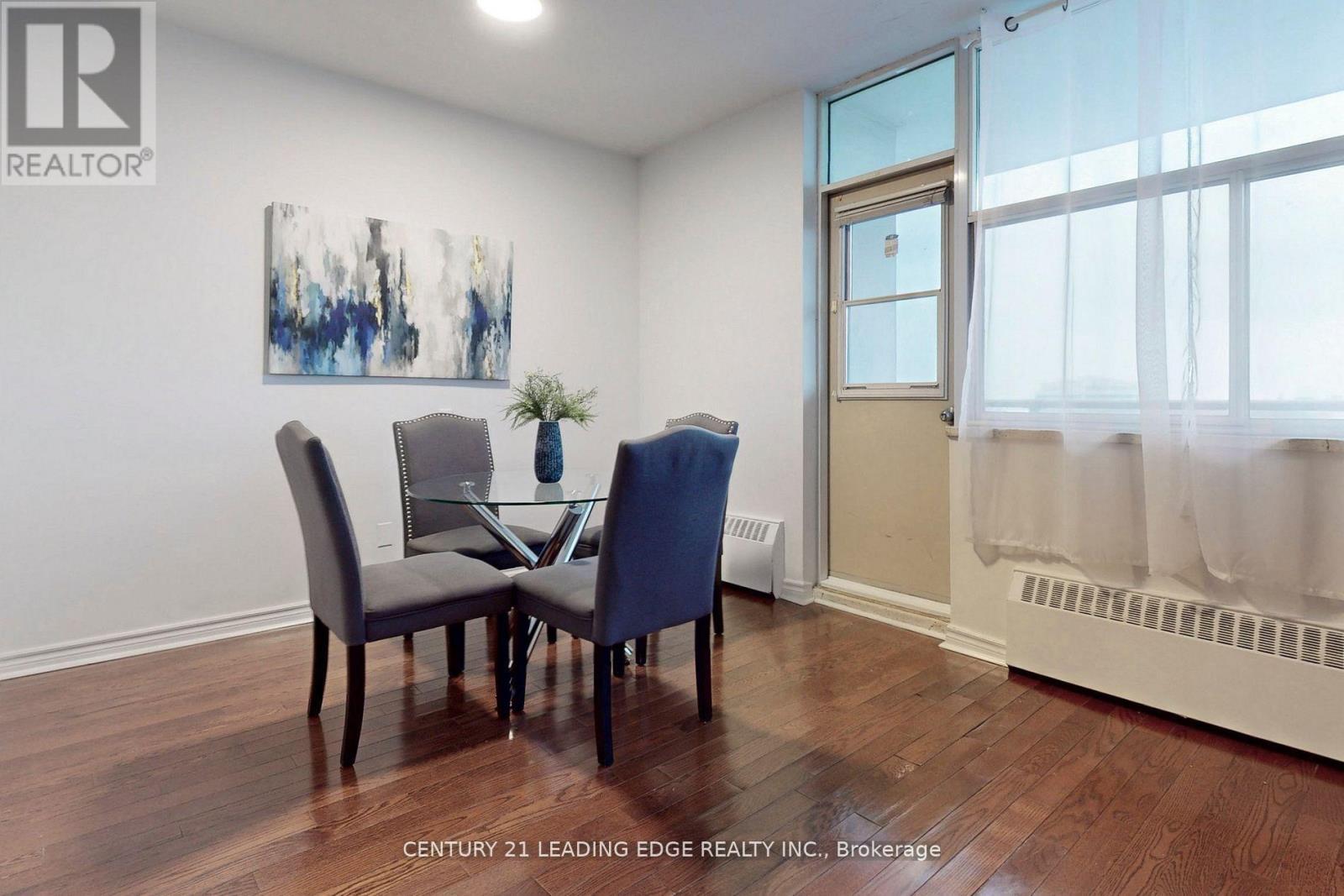1005 - 2245 Eglinton Avenue E Property Photo 14
