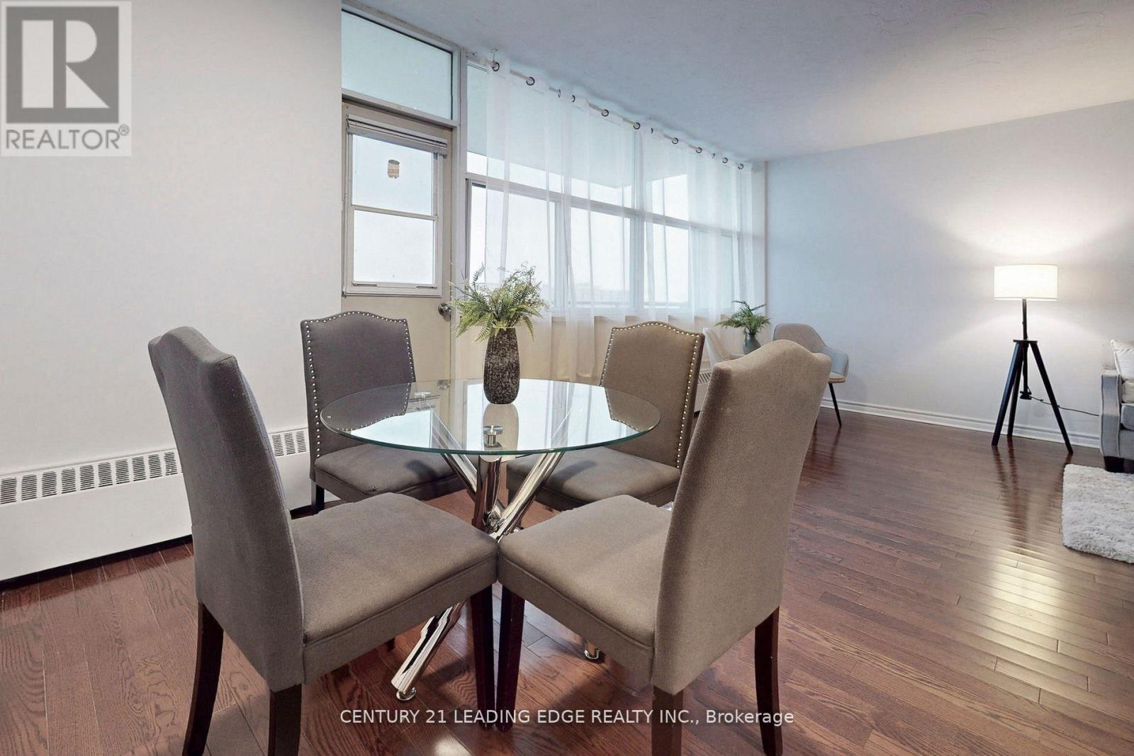1005 - 2245 Eglinton Avenue E Property Photo 17