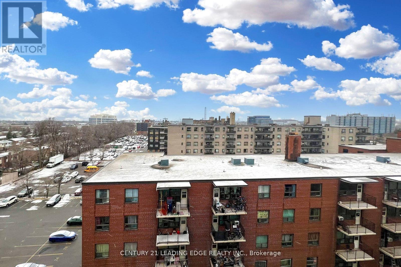 1005 - 2245 Eglinton Avenue E Property Photo 38