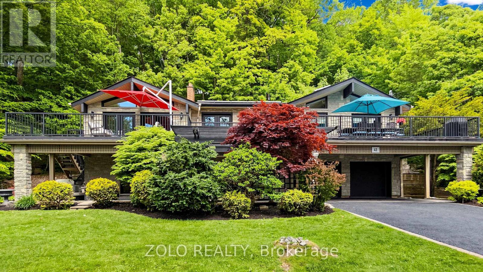 41 Meadowcliffe Drive Property Photo 2