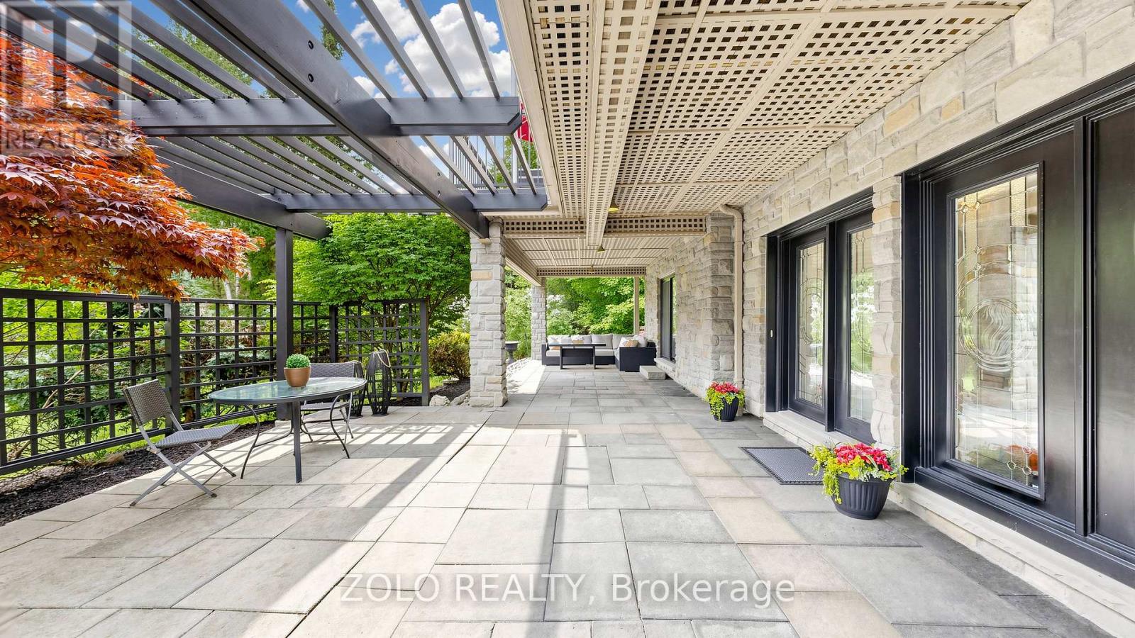 41 Meadowcliffe Drive Property Photo 4