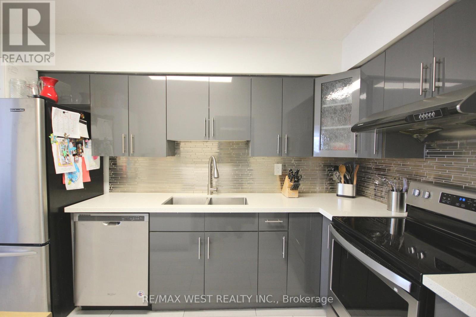 801 - 3380 Eglinton Avenue E Property Photo 5