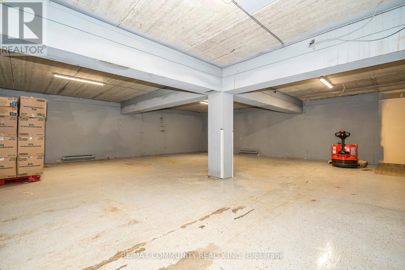 60 Athol Street E Property Photo 10