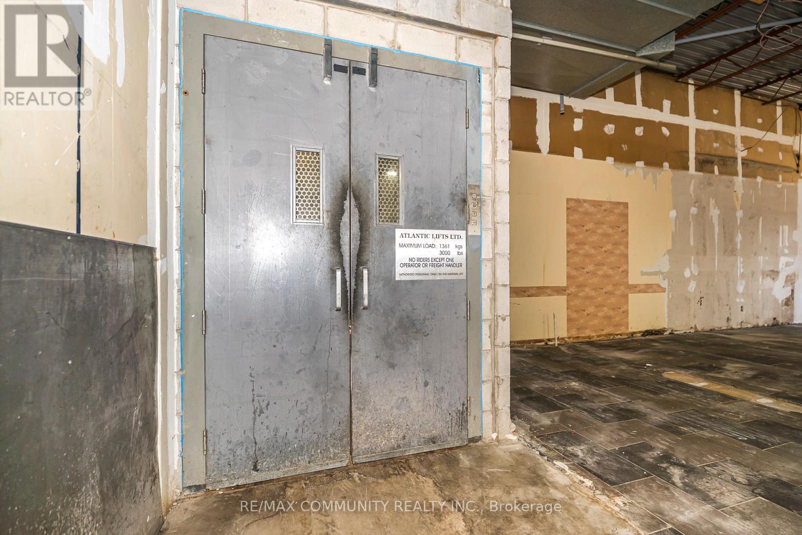 60 Athol Street E Property Photo 12