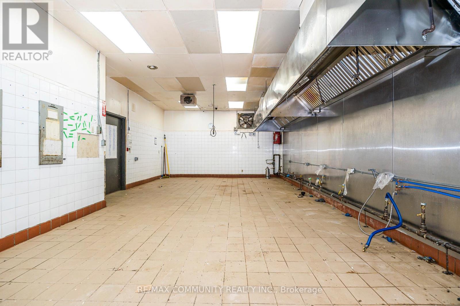 60 Athol Street E Property Photo 15