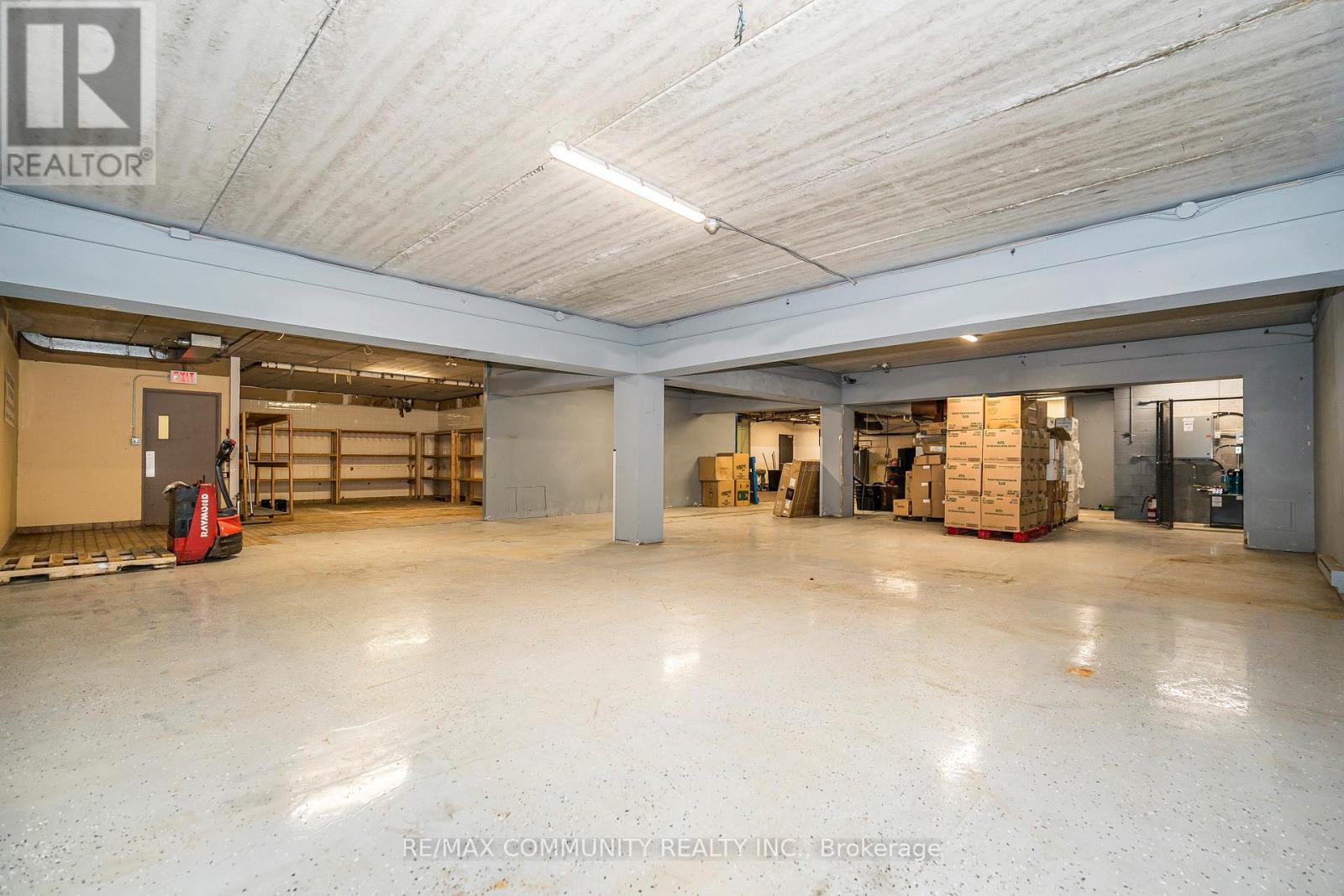 60 Athol Street E Property Photo 19
