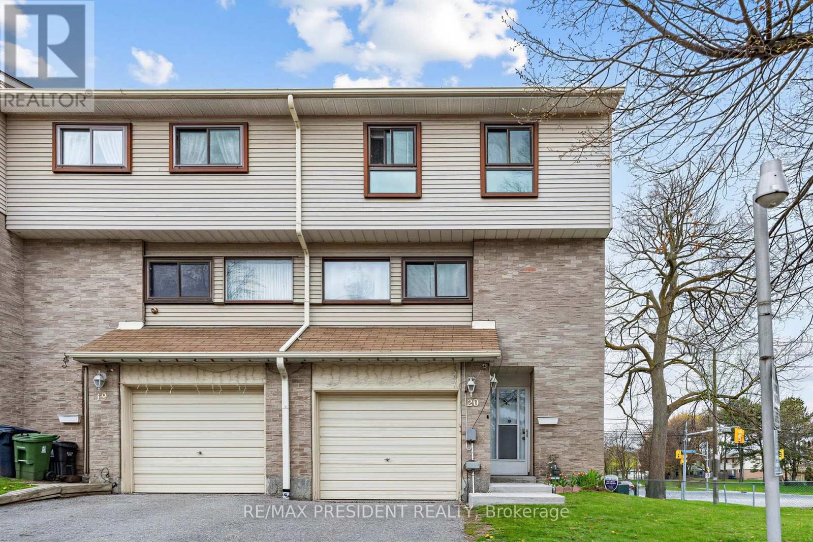 20 - 120 Murison Boulevard Property Photo 2