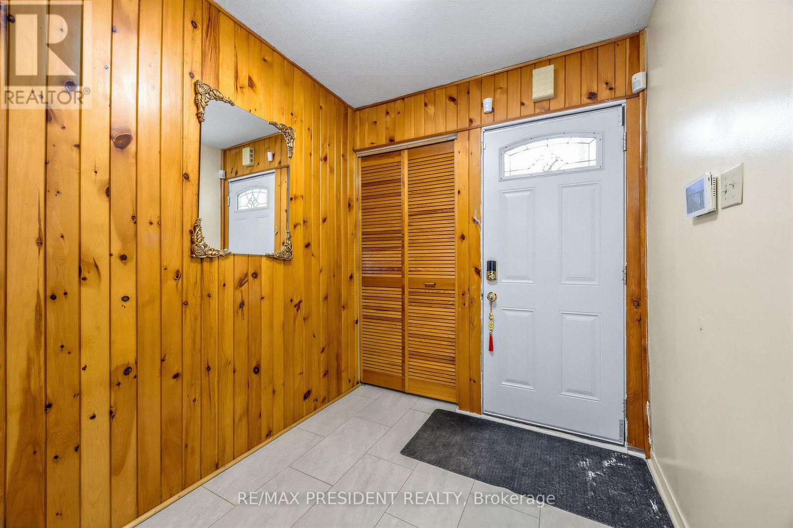 20 - 120 Murison Boulevard Property Photo 3