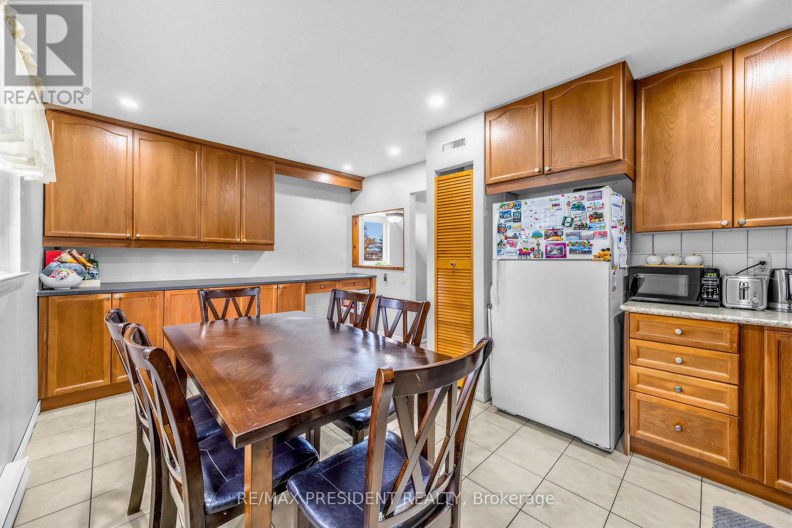 20 - 120 Murison Boulevard Property Photo 8