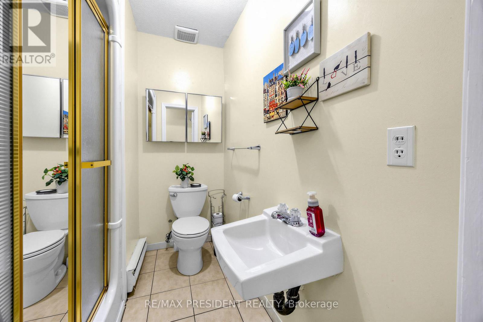 20 - 120 Murison Boulevard Property Photo 10