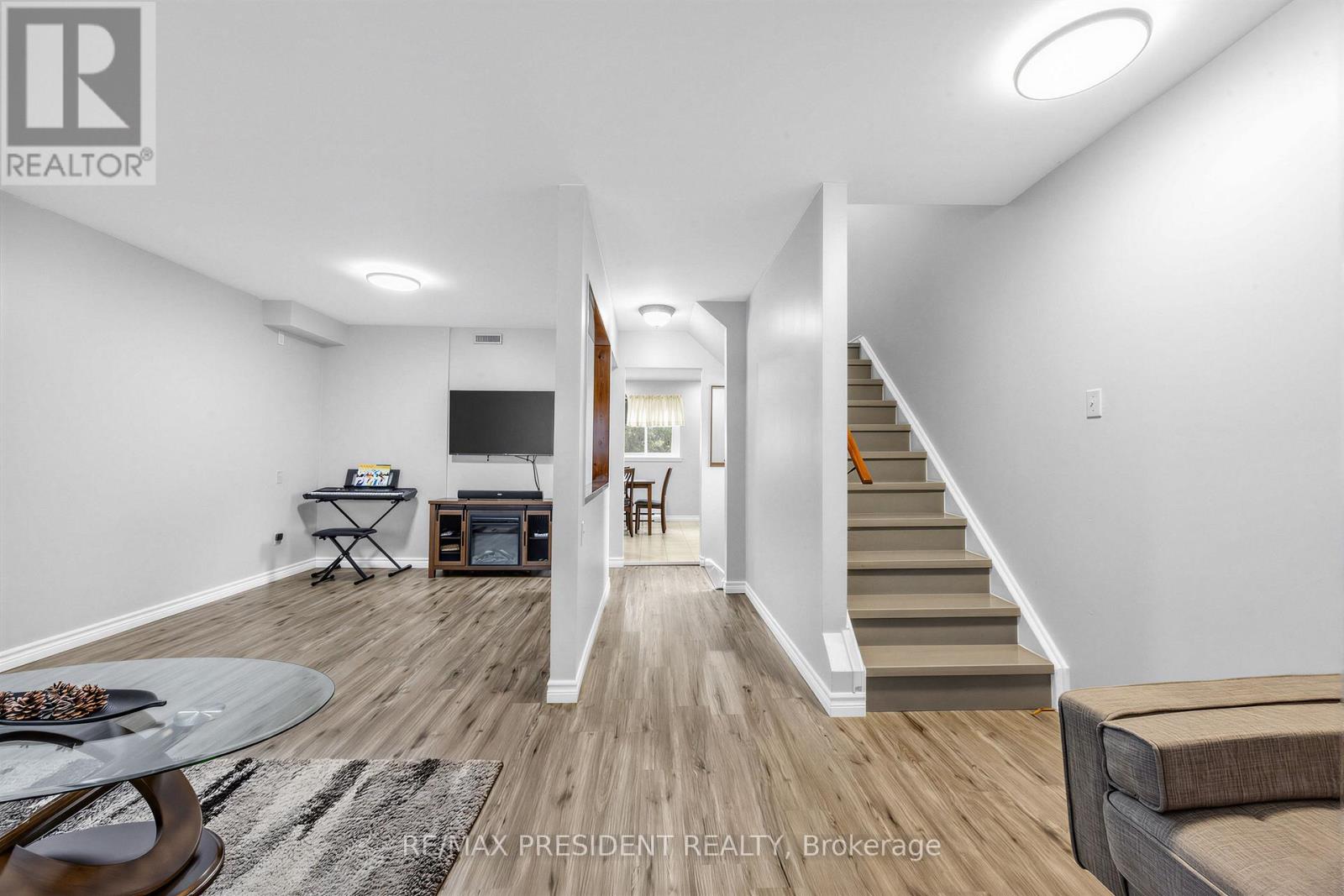 20 - 120 Murison Boulevard Property Photo 20