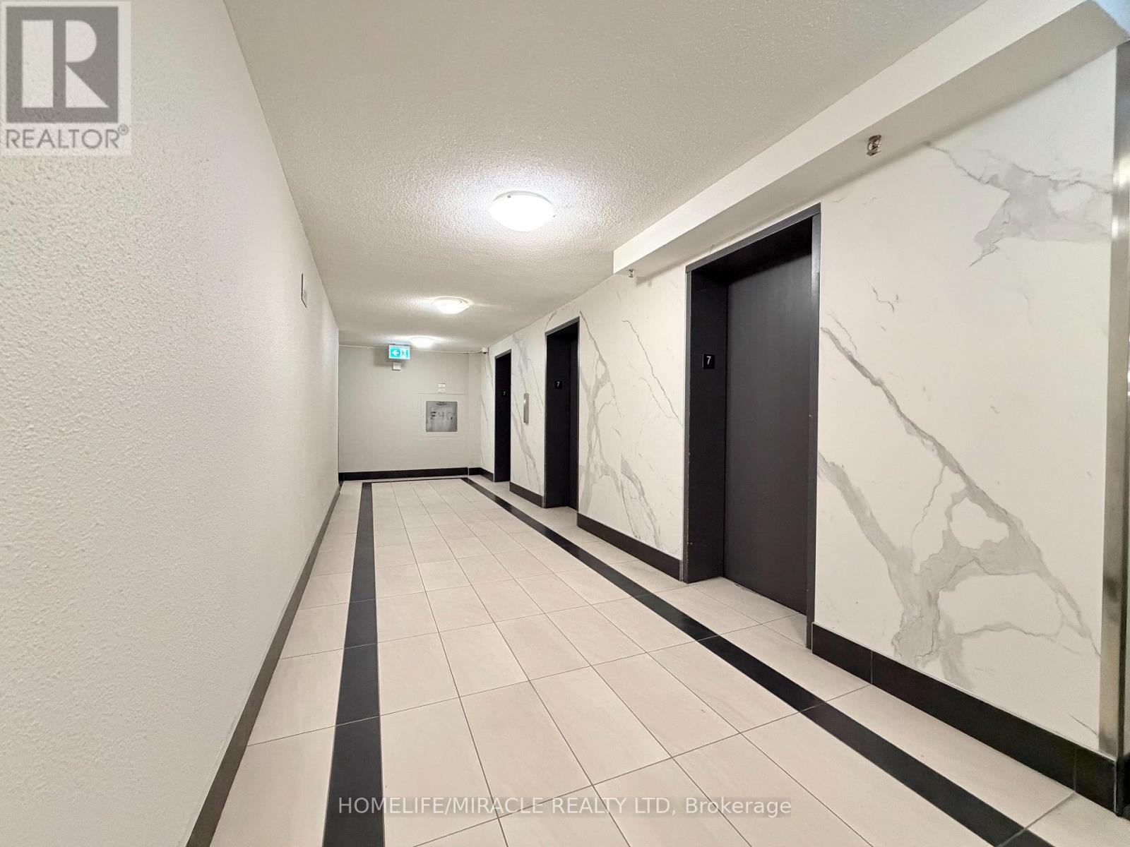 714 - 100 Wingarden Court Property Photo 6