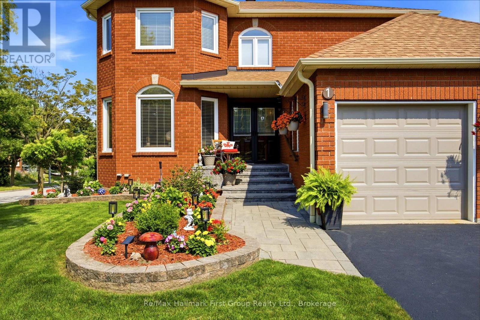 1 Glencedar Crescent Property Photo 2