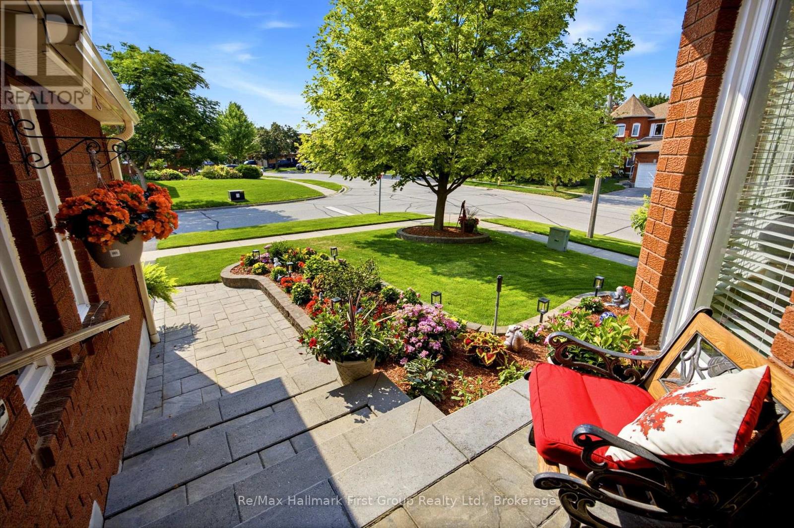 1 Glencedar Crescent Property Photo 3