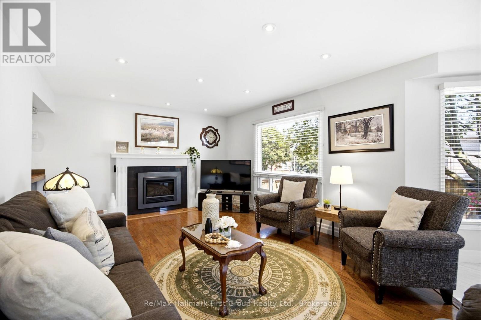 1 Glencedar Crescent Property Photo 14