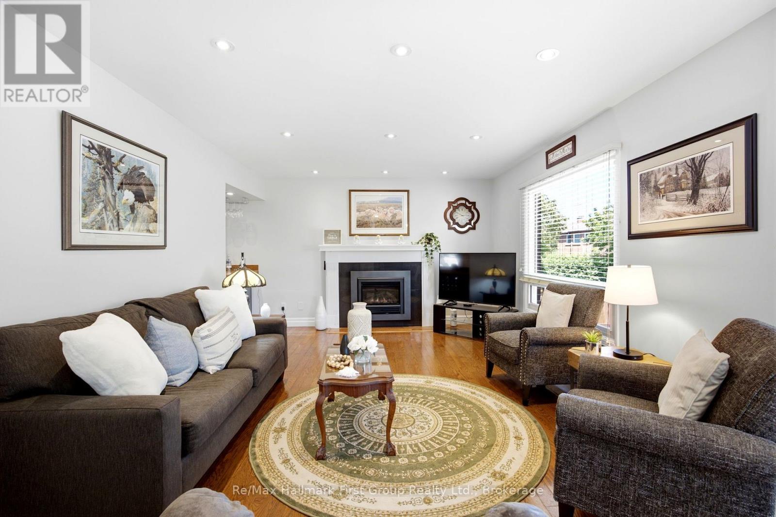 1 Glencedar Crescent Property Photo 15