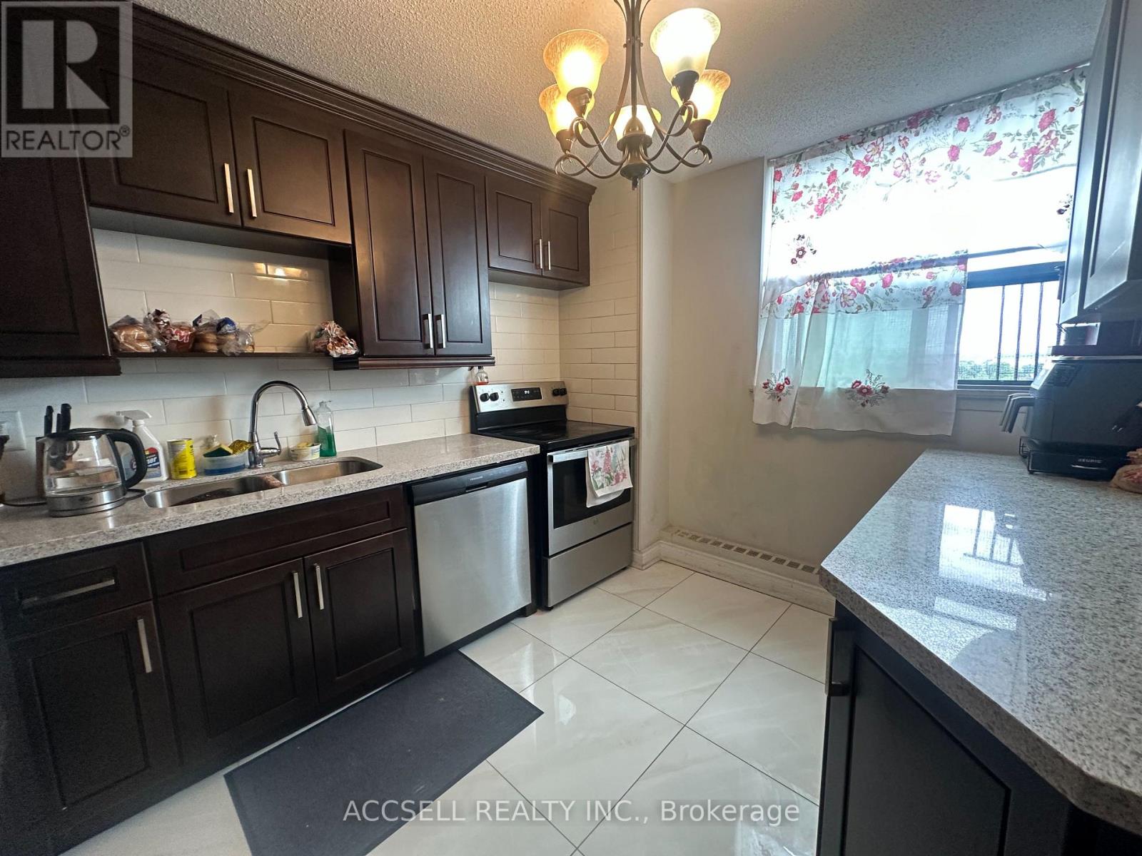 1109 - 100 Wingarden Court Property Photo 2