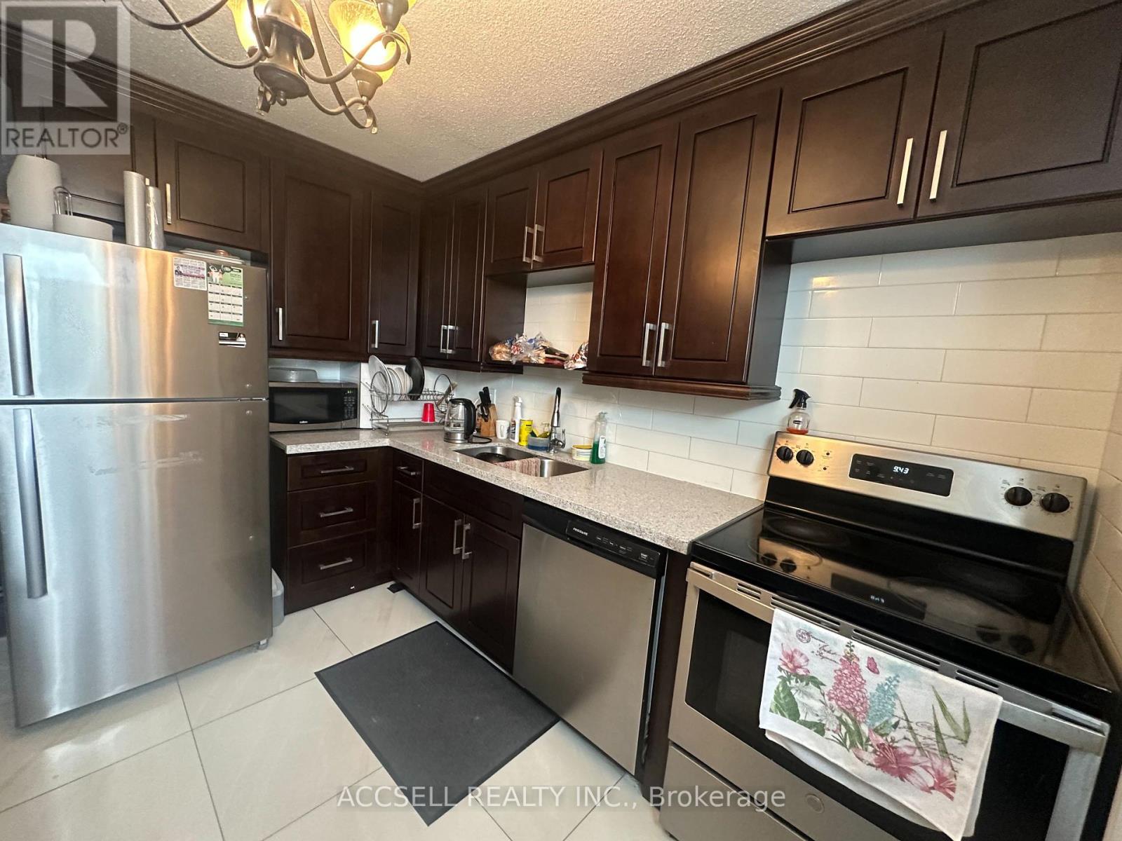 1109 - 100 Wingarden Court Property Photo 3