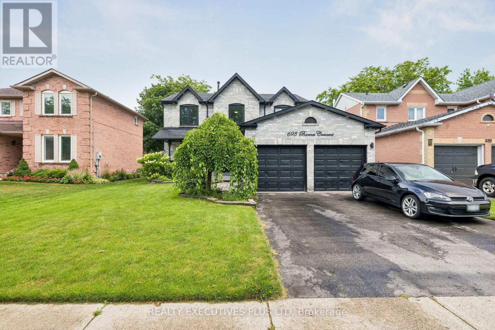 693 BARNES CRESCENT Property Photo 1