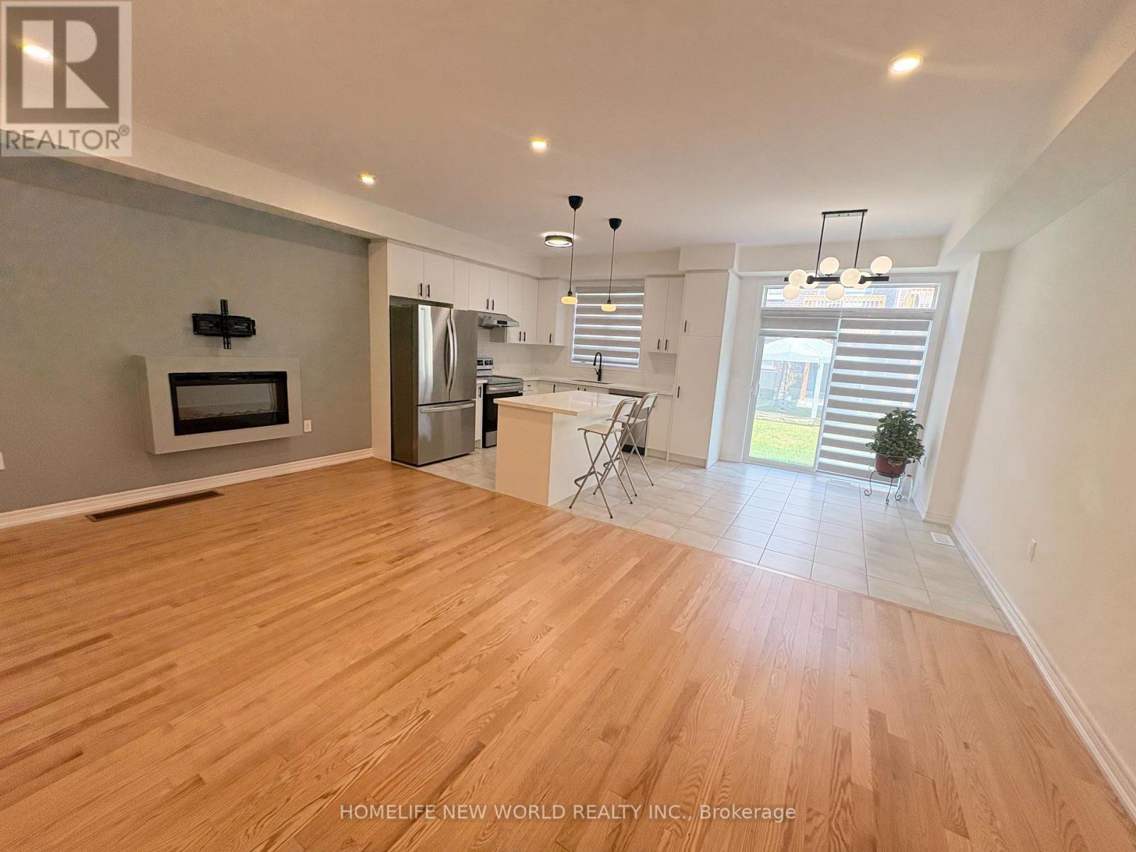 966 Cormorant Path Property Photo 4