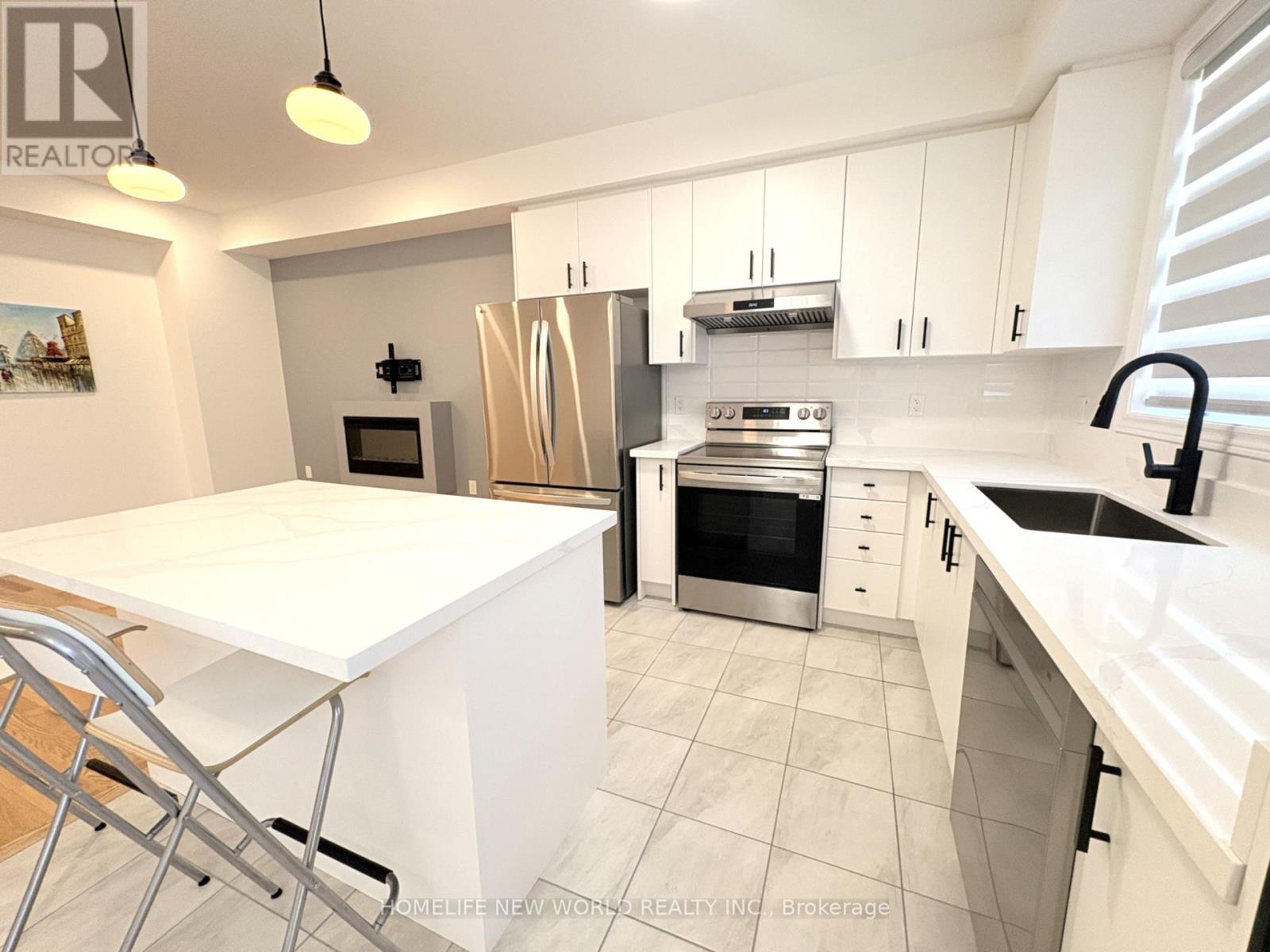 966 Cormorant Path Property Photo 6