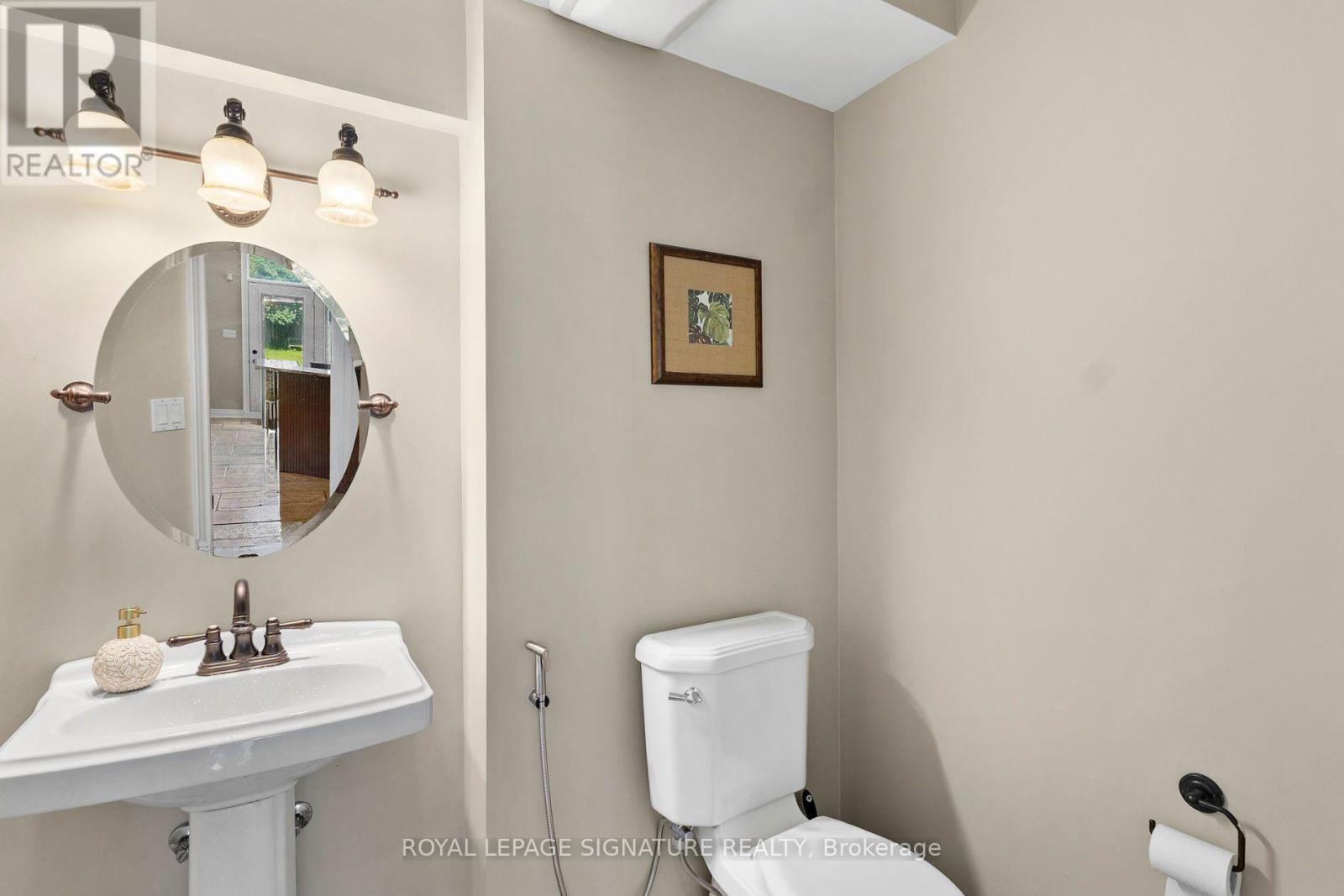 2904 Range Line Road Property Photo 9