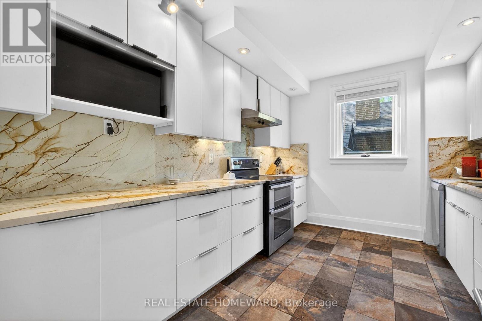 128 Glen Manor Drive Property Photo 15