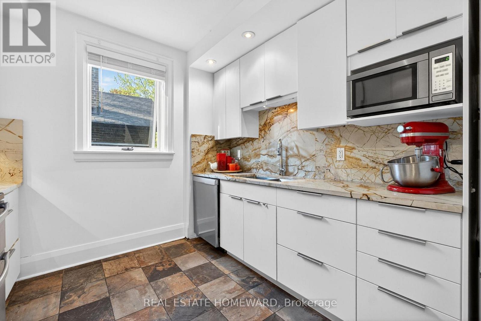 128 Glen Manor Drive Property Photo 16