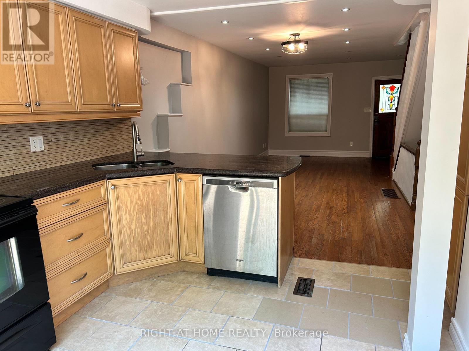 280 Kenilworth Avenue Property Photo 12