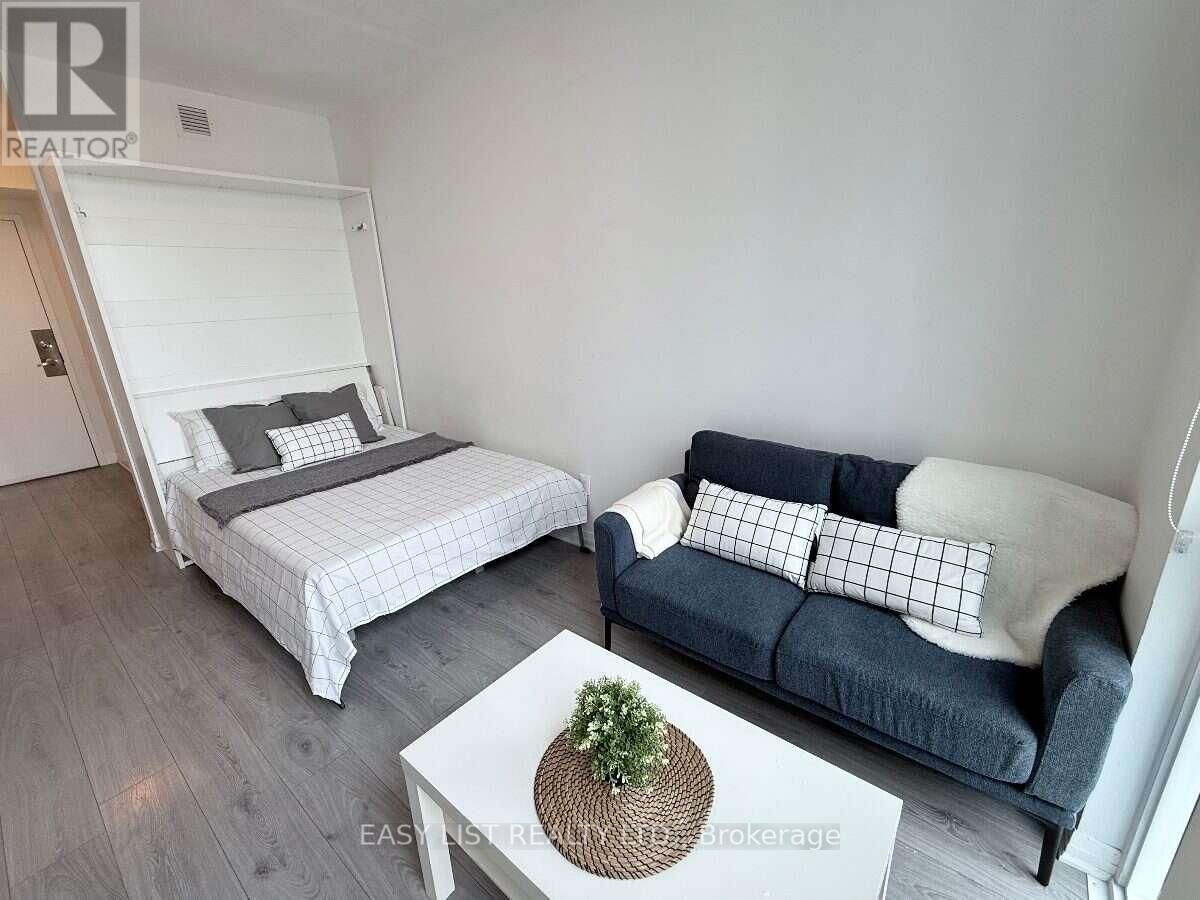 542 - 1900 Simcoe Street N Property Photo 5