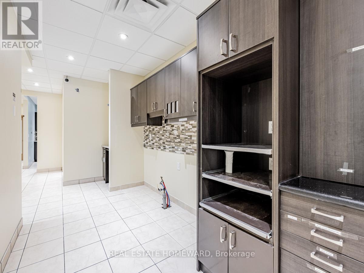 2438 Danforth Avenue Property Photo 22
