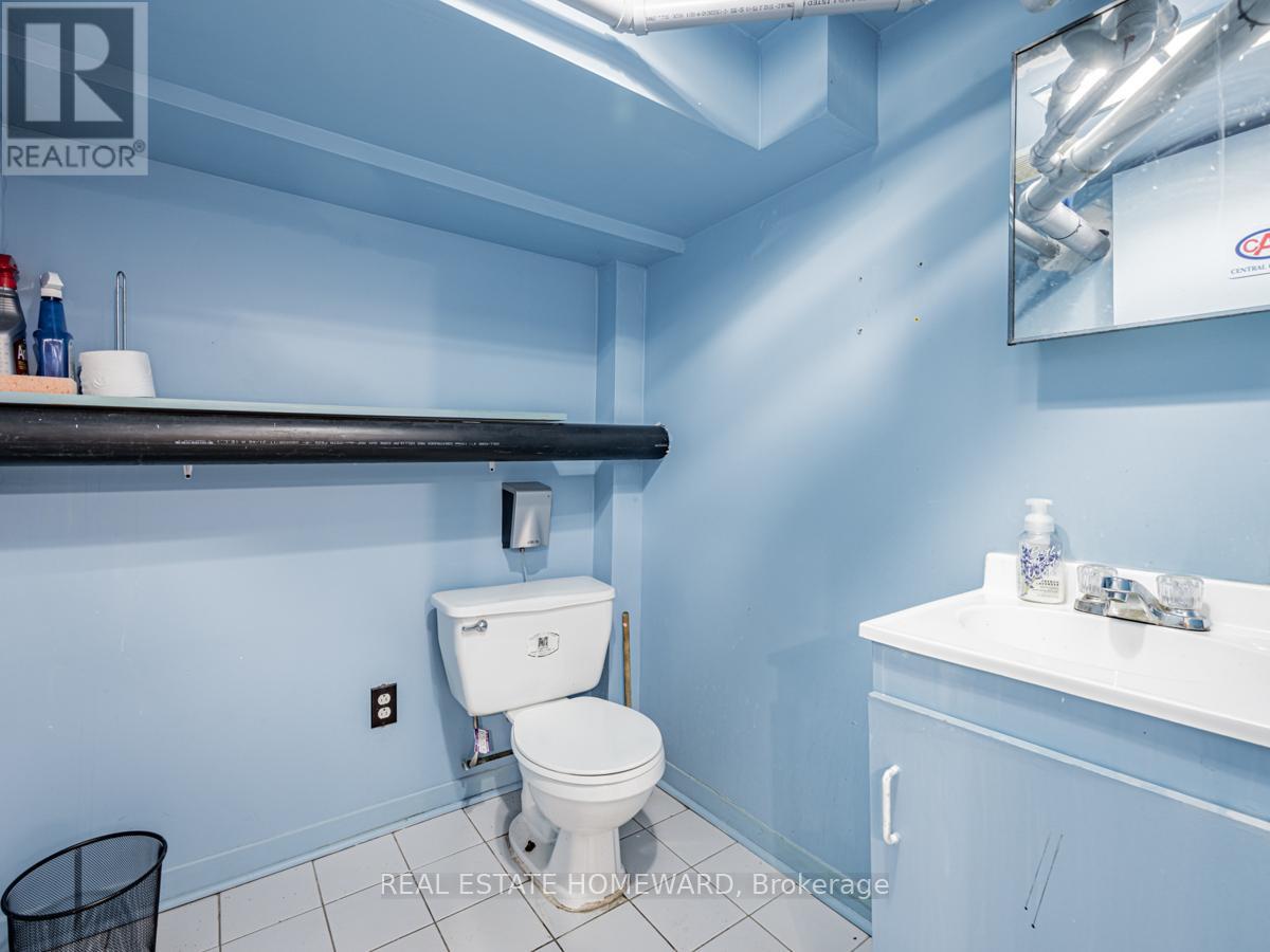 2438 Danforth Avenue Property Photo 28