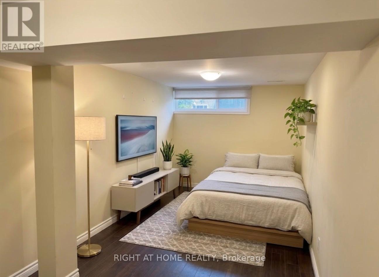 Lower - 46 Shrewsbury Square Property Photo 3