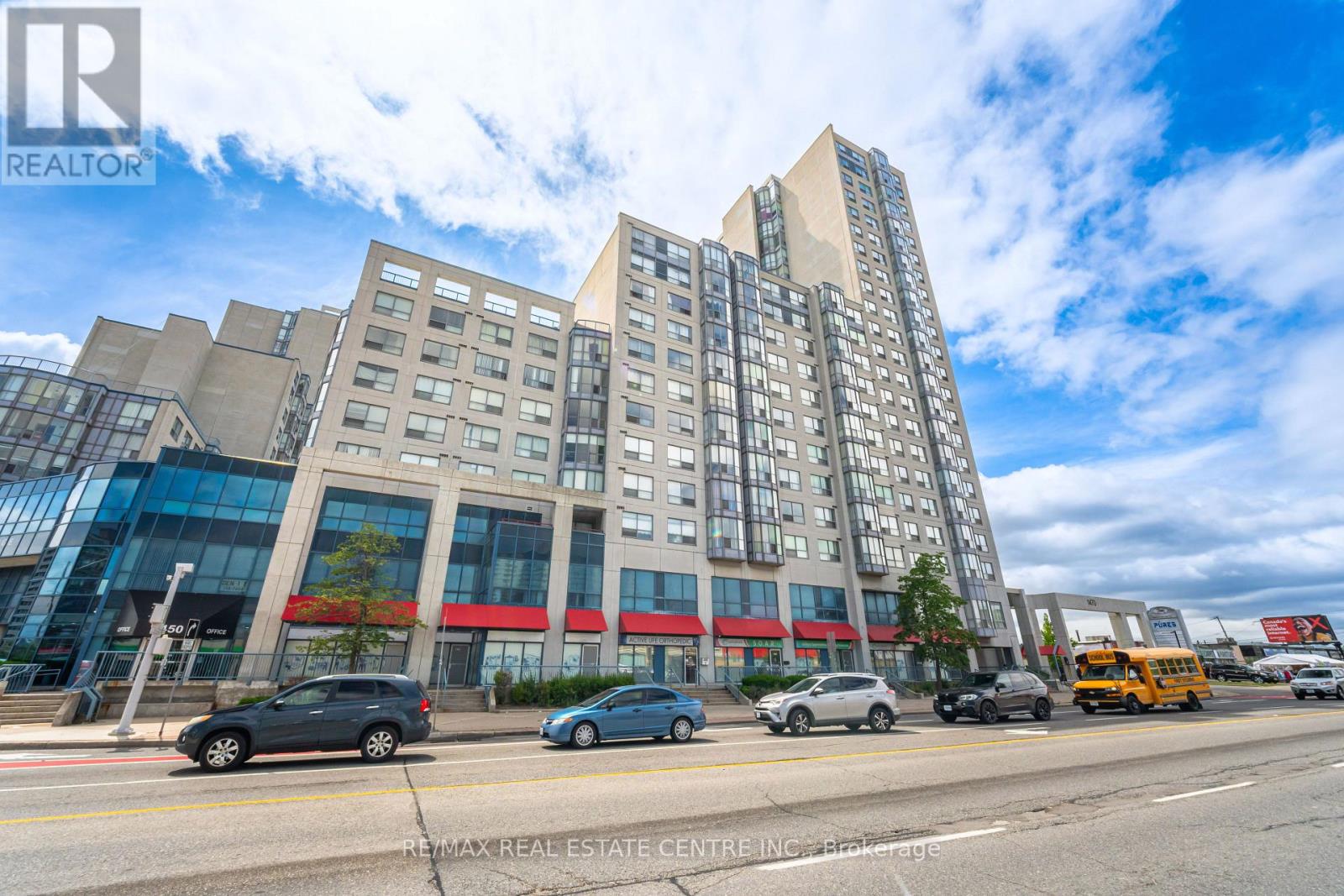 718 - 1470 MIDLAND AVENUE Property Photo 1