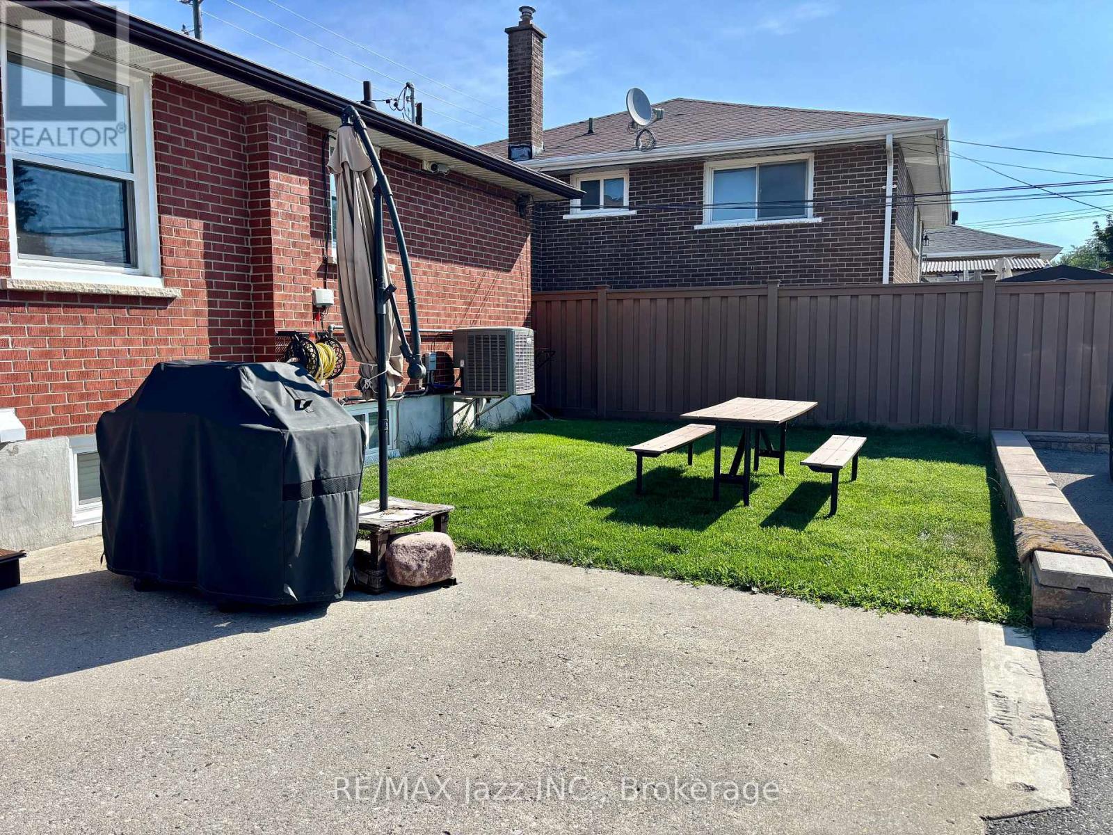 Unit 2 - 751 Phillip Murray Avenue Property Photo 2