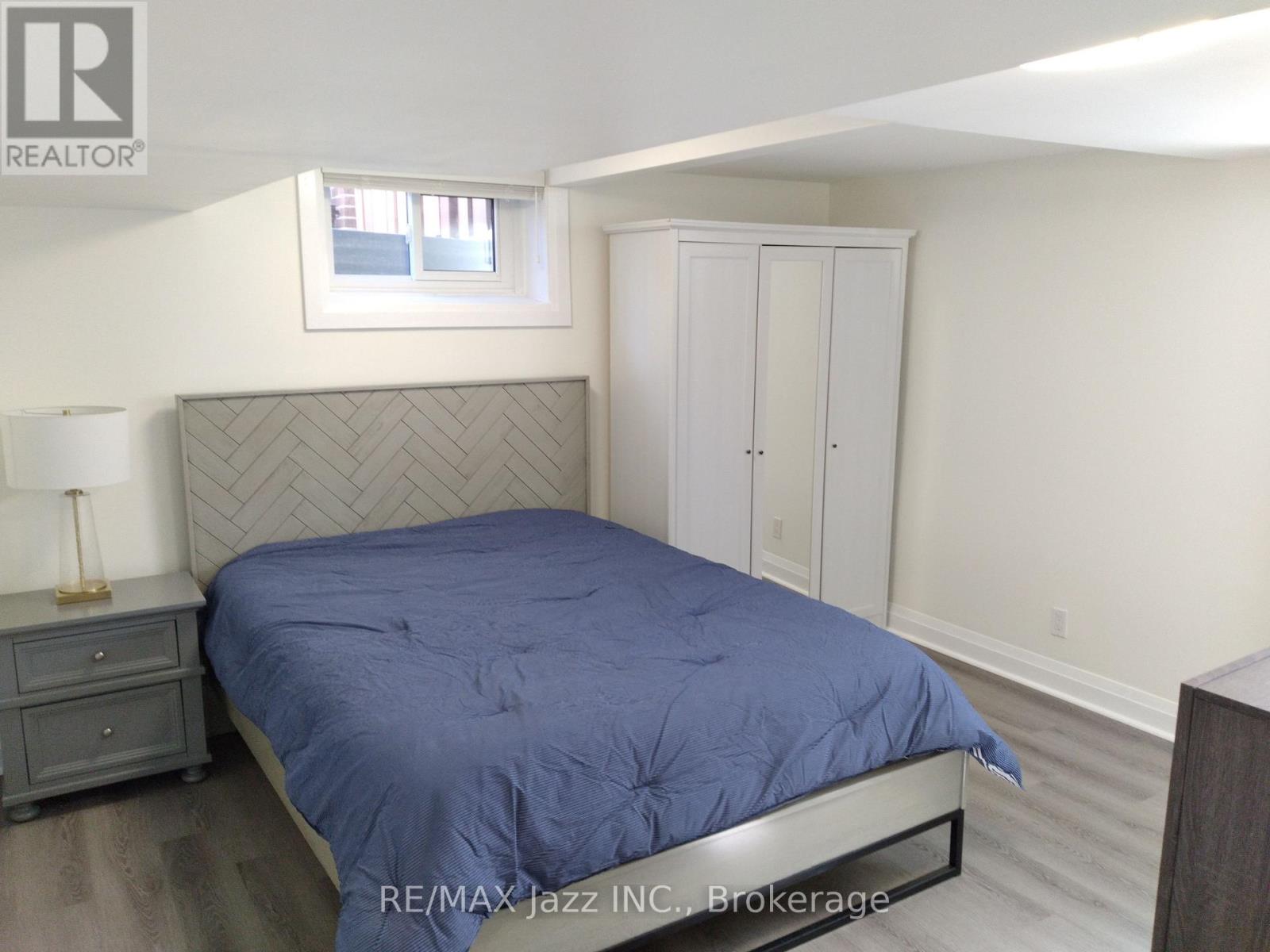 Unit 2 - 751 Phillip Murray Avenue Property Photo 13