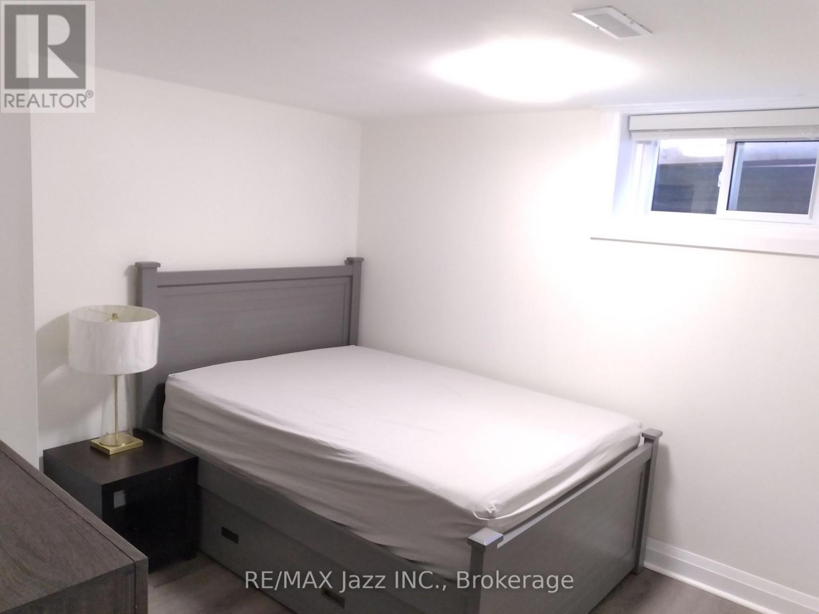Unit 2 - 751 Phillip Murray Avenue Property Photo 14