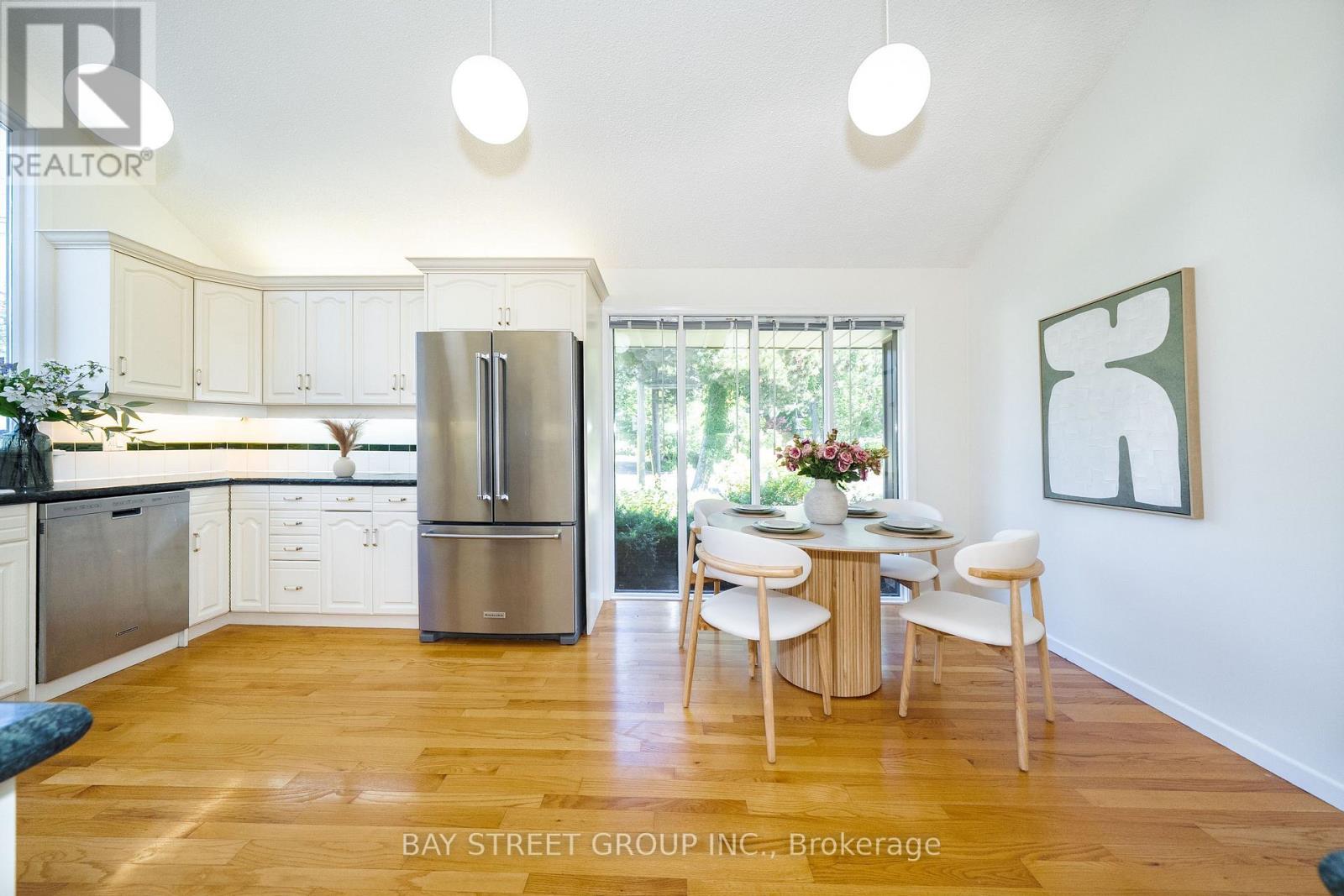 441 Guildwood Parkway Property Photo 9