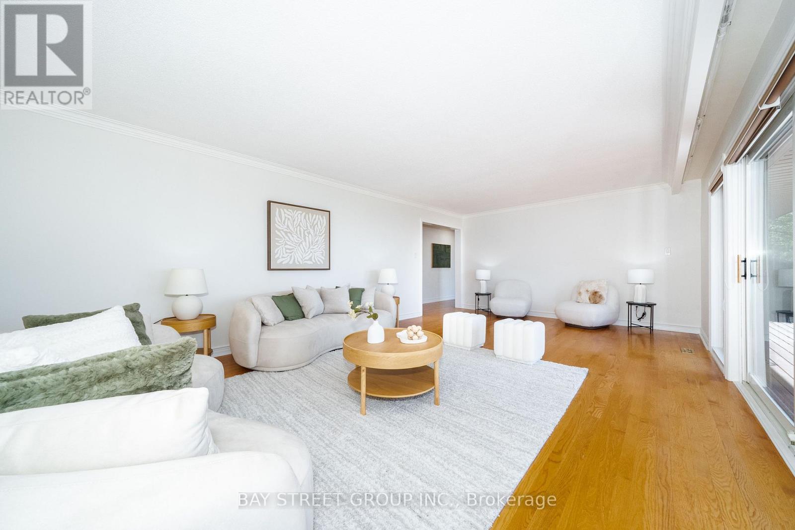 441 Guildwood Parkway Property Photo 14