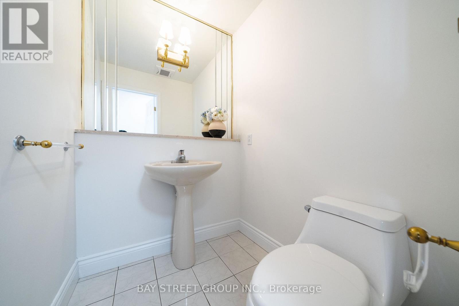 441 Guildwood Parkway Property Photo 18