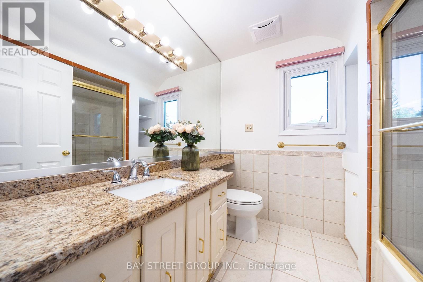 441 Guildwood Parkway Property Photo 32