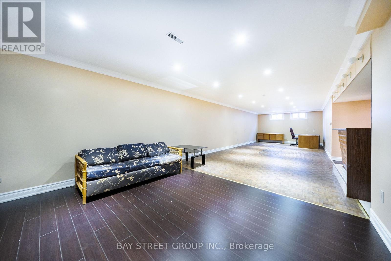441 Guildwood Parkway Property Photo 38