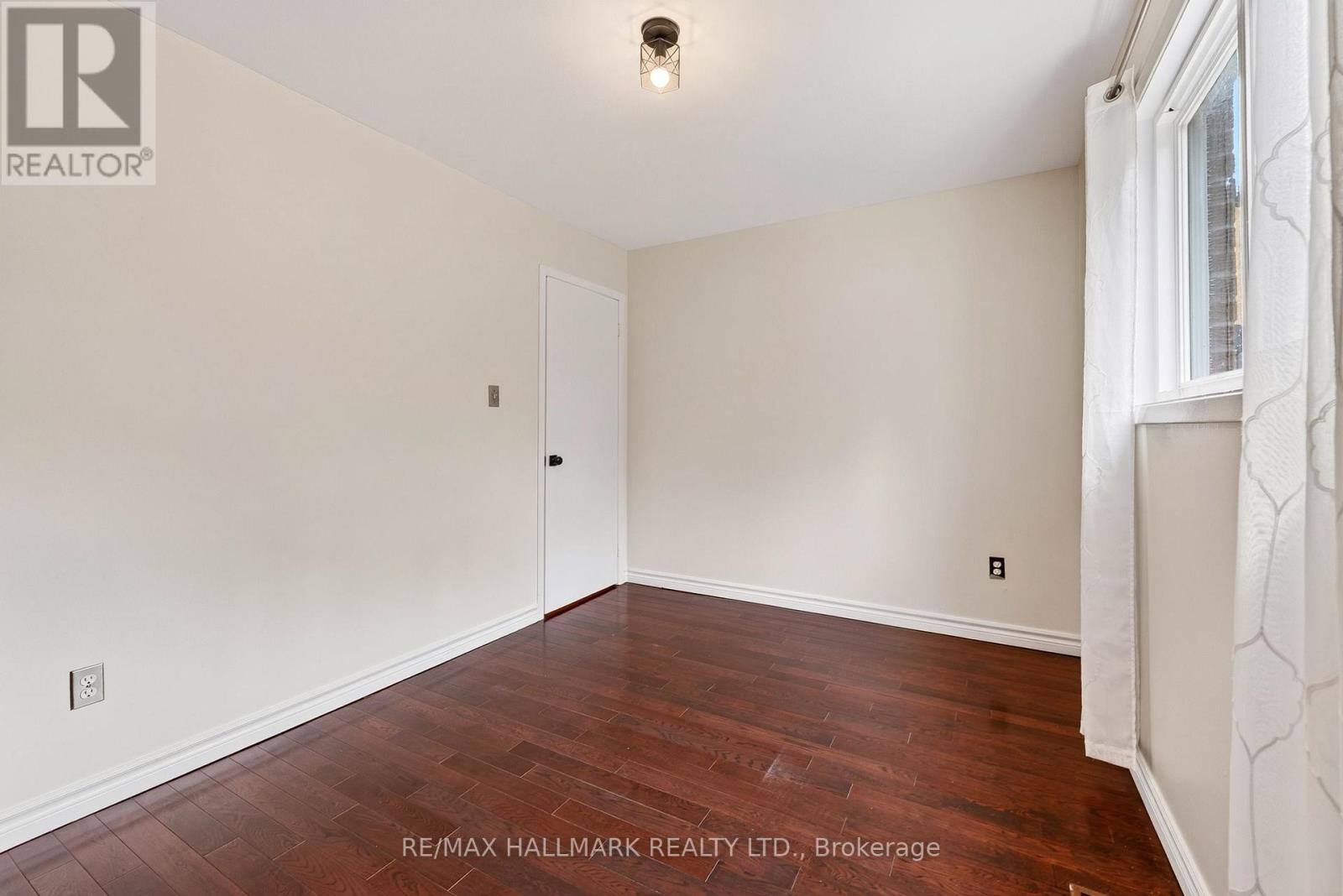 Upper / 2nd - 402 Kingston Road Property Photo 14