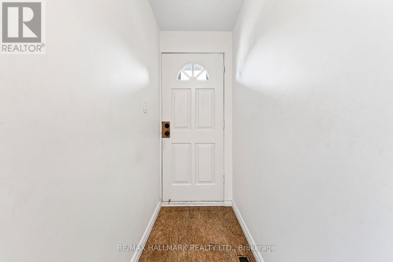 Main - 402 Kingston Road Property Photo 7